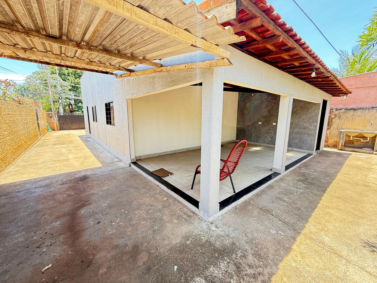 Casa usada à venda – Santa Luzia